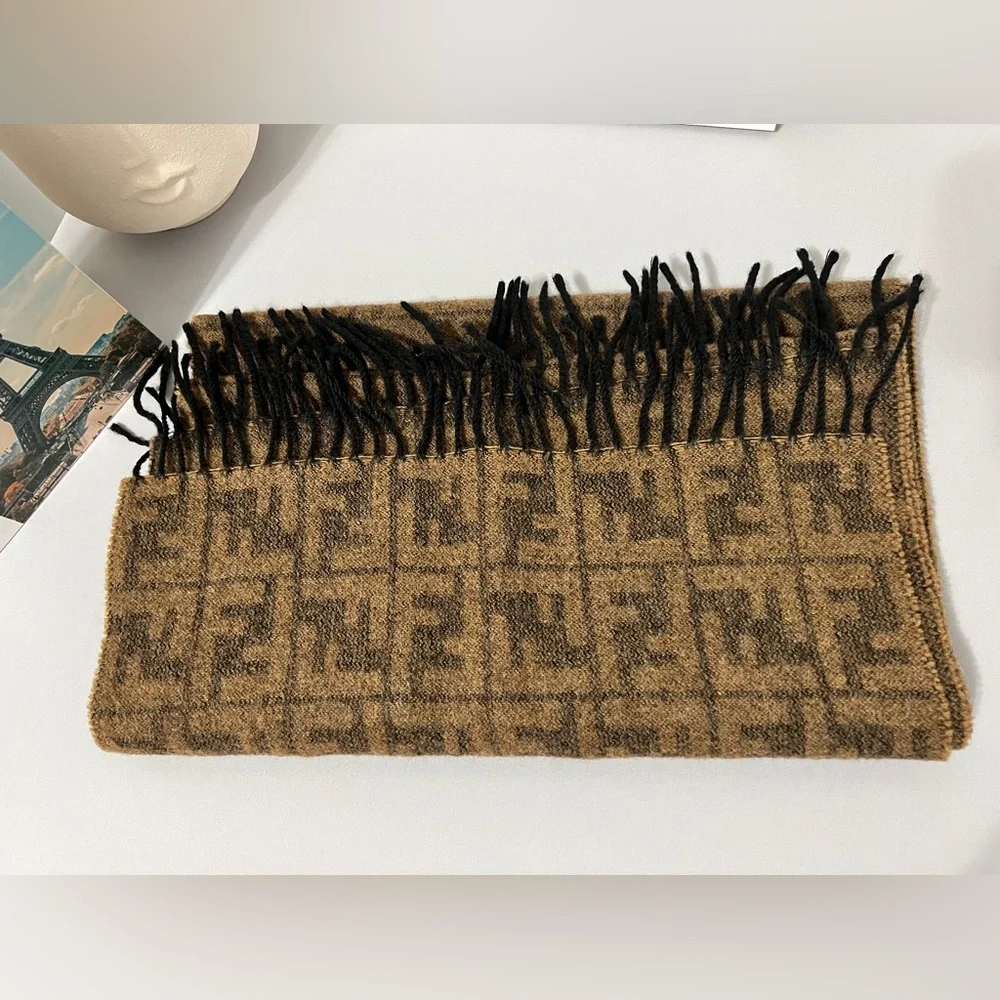 Fendi Authentic Vintage FF Logo Zucca Print Fringe Scarf - Picture 4 of 6